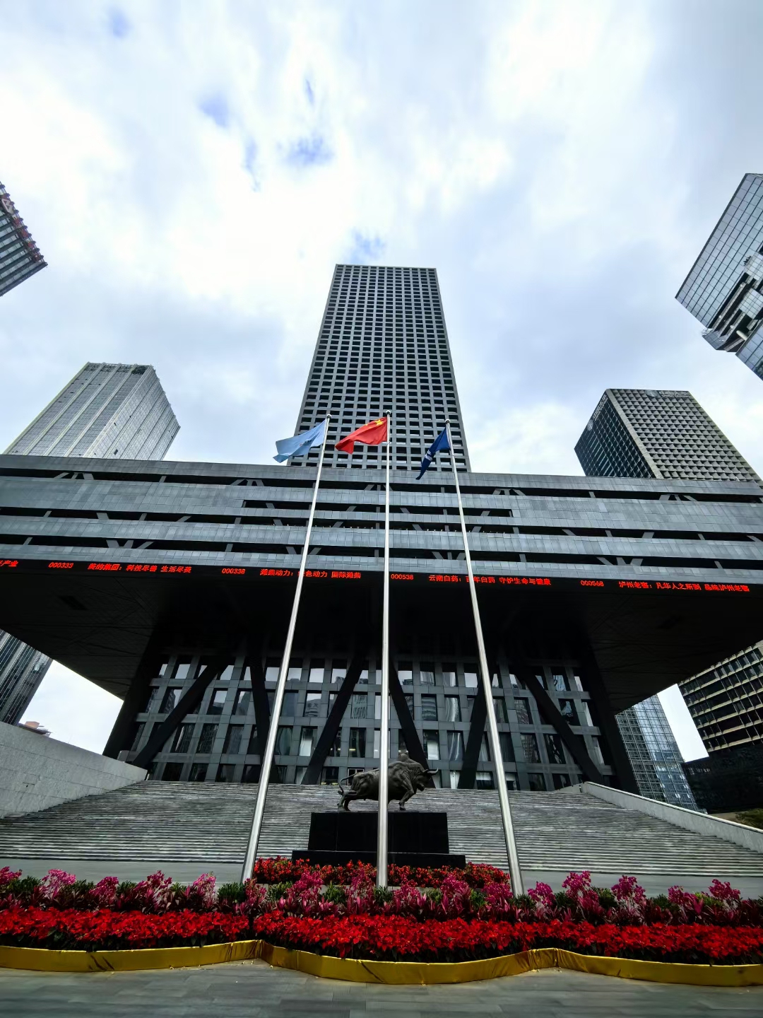 证券呼叫中心(证券呼叫中心工作怎么样)